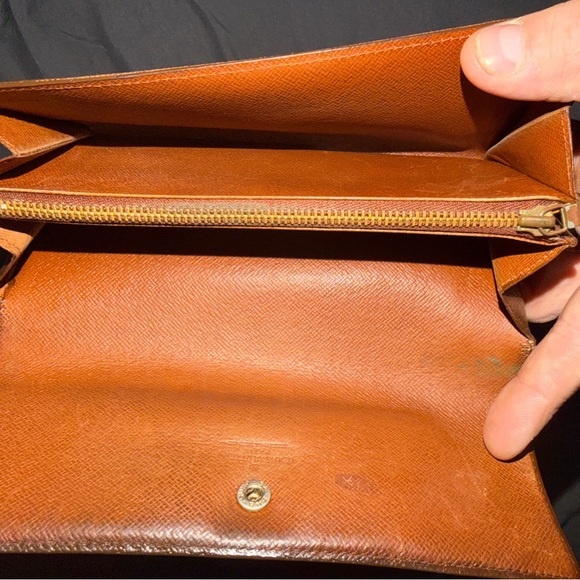 Vintage Louis Vuitton Monogram long Wallet - Picture 10 of 10